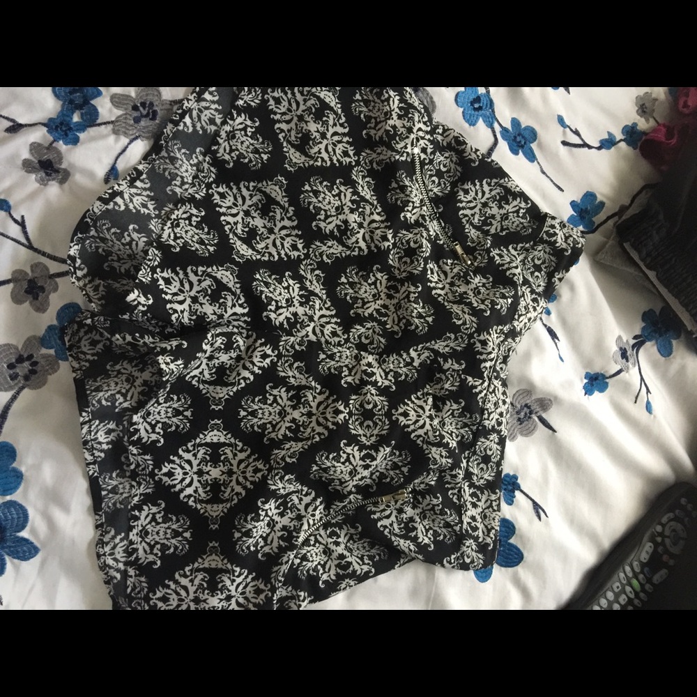 Flowy shorts